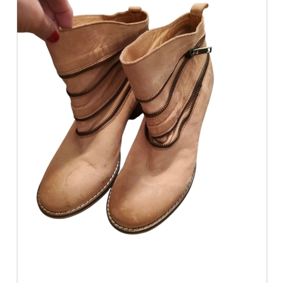 Sundance Womams Leather Ankle Boots, Size 39 (8.5) - Picture 5 of 8